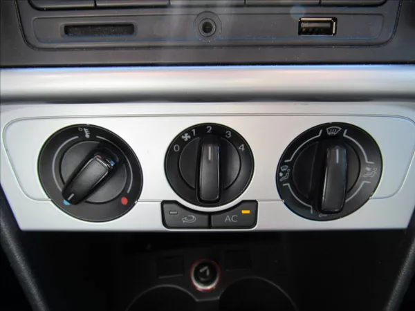 Volkswagen Polo 1,6 TDI 66kW Match - foto 18
