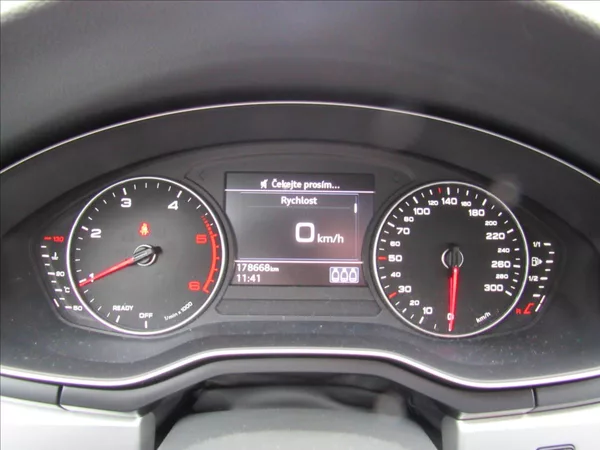 Audi A4 2,0 TDI 110kW Sedan - foto 14