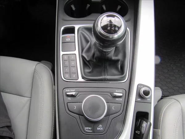 Audi A4 2,0 TDI 110kW Sedan - foto 21