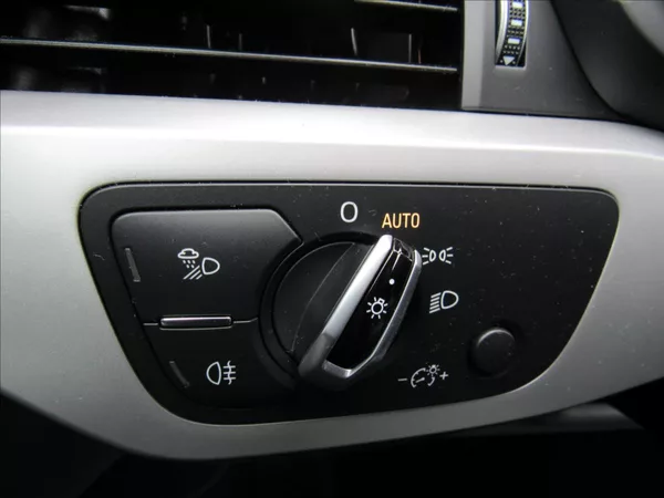 Audi A4 2,0 TDI 110kW Sedan - foto 26