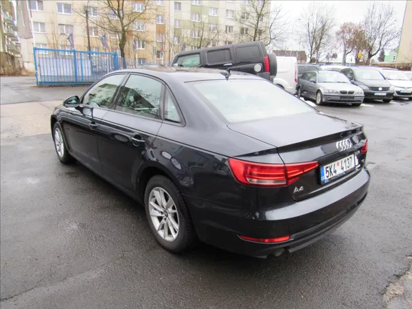 Audi A4 2,0 TDI 110kW Sedan - foto 4