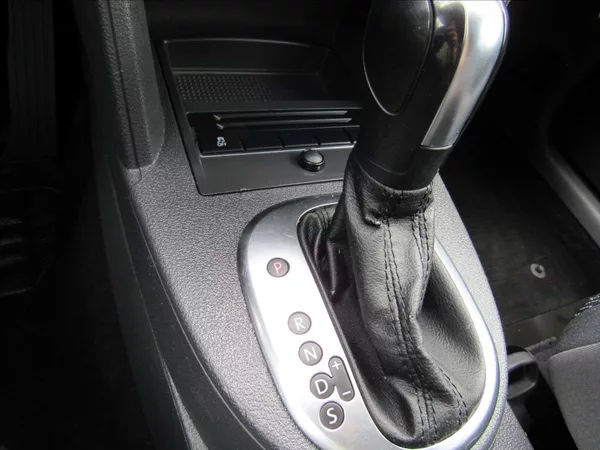 Volkswagen Touran 2,0 TDI 103kW DSG - foto 18