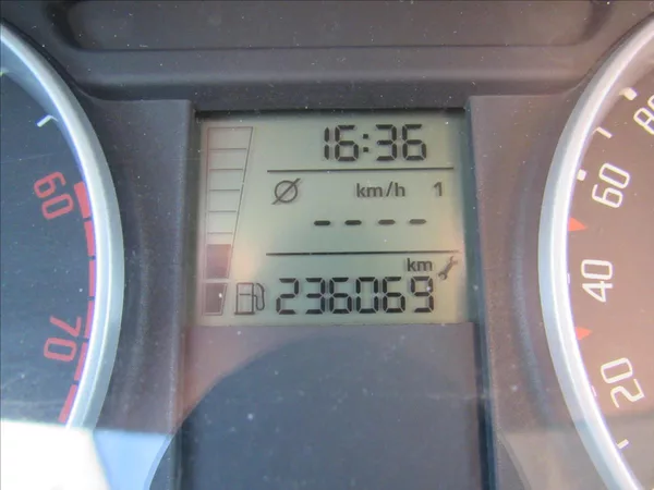 Škoda Fabia 1,2 HTP 51kW Combi - foto 14