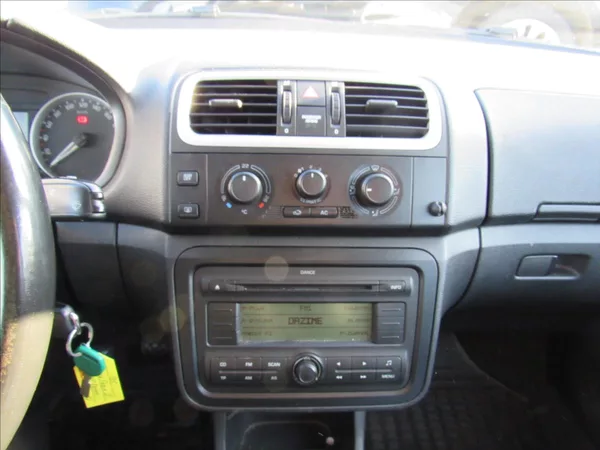 Škoda Fabia 1,2 HTP 51kW Combi - foto 15