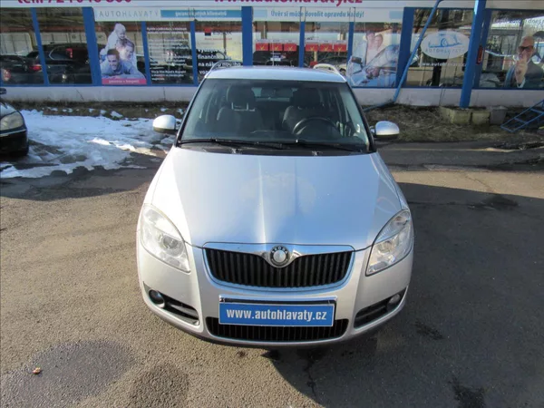 Škoda Fabia 1,2 HTP 51kW Combi - foto 2