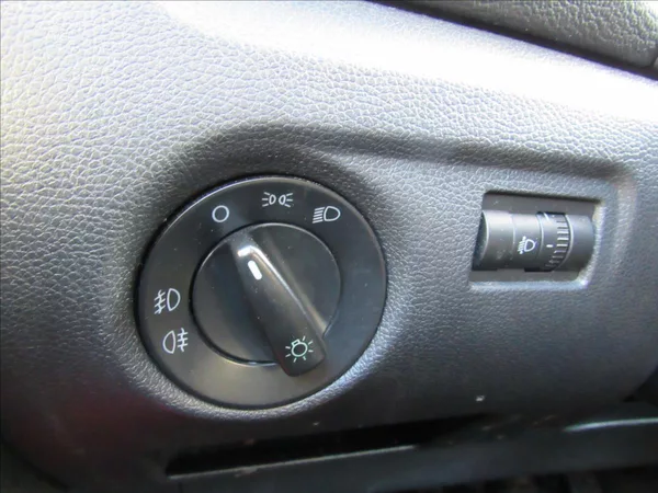 Škoda Fabia 1,2 HTP 51kW Combi - foto 20