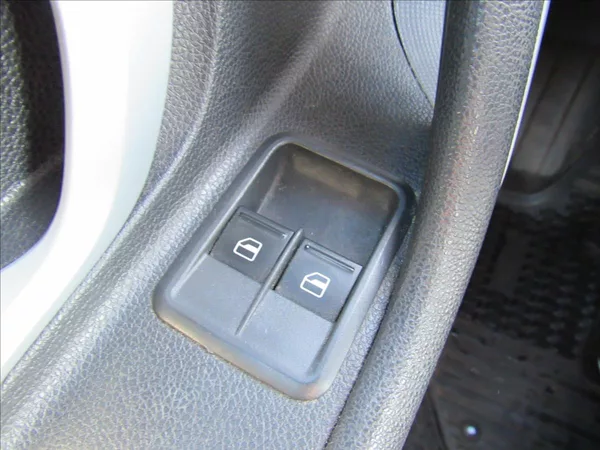 Škoda Fabia 1,2 HTP 51kW Combi - foto 21