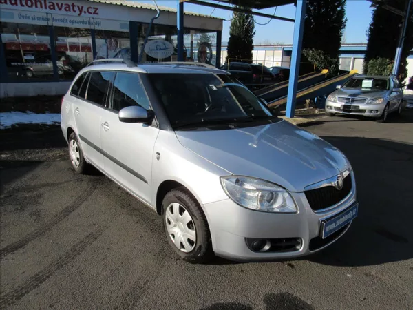 Škoda Fabia 1,2 HTP 51kW Combi - foto 3