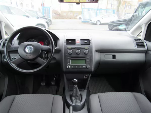 Volkswagen Touran 1,6 MPi 75kW - foto 11