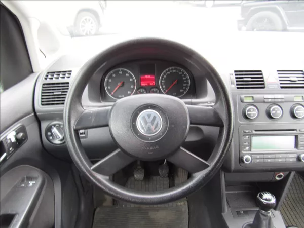 Volkswagen Touran 1,6 MPi 75kW - foto 12