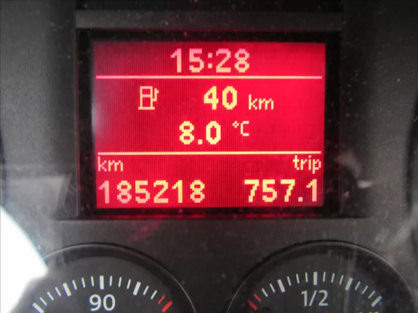 Volkswagen Touran 1,6 MPi 75kW - foto 14