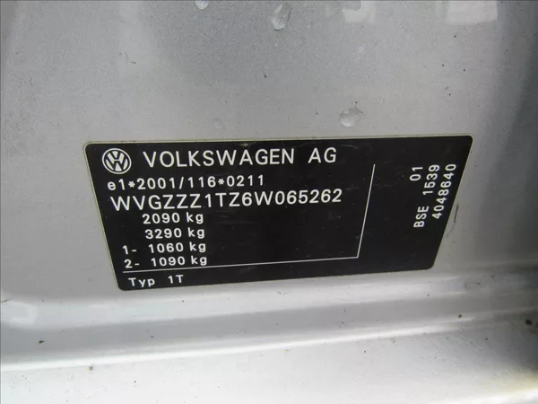 Volkswagen Touran 1,6 MPi 75kW - foto 24