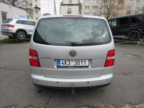 Volkswagen Touran 1,6 MPi 75kW - foto 5