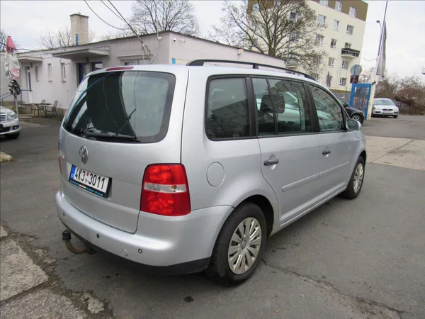Volkswagen Touran 1,6 MPi 75kW - foto 6