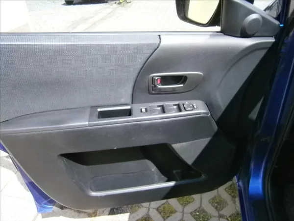 Mazda 5 2,0 D 81 KW - foto 10