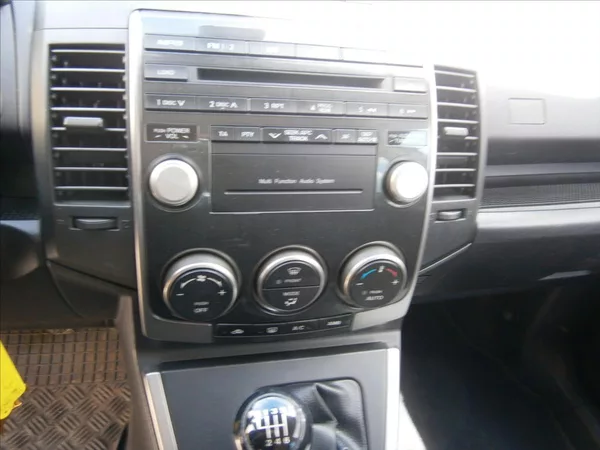 Mazda 5 2,0 D 81 KW - foto 12
