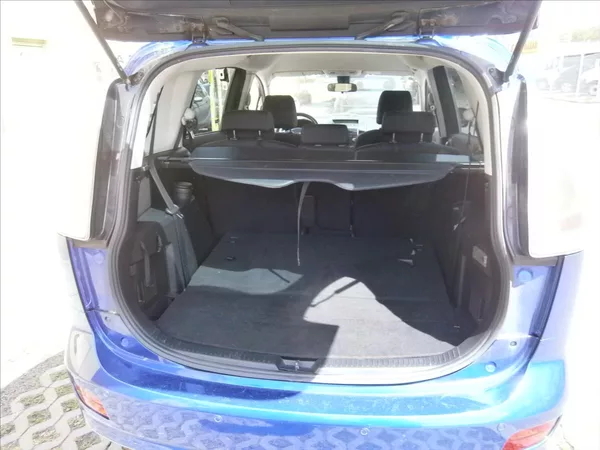 Mazda 5 2,0 D 81 KW - foto 6