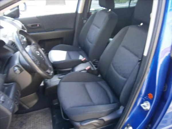 Mazda 5 2,0 D 81 KW - foto 7