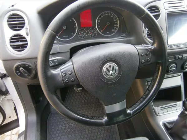 Volkswagen Tiguan 2,0 TDI 4 MOTION 125 KW - foto 14