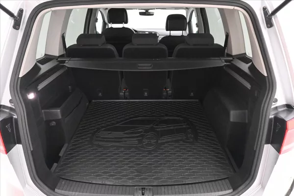 Volkswagen Touran 1,6 TDI 85kW Navi Senzory - foto 10