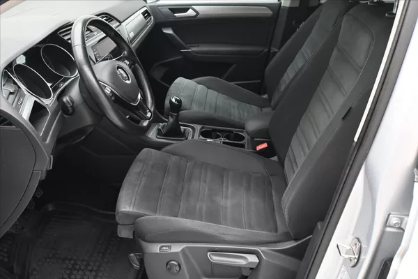 Volkswagen Touran 1,6 TDI 85kW Navi Senzory - foto 13