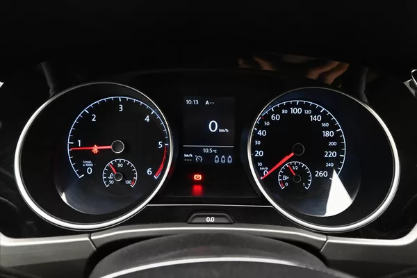 Volkswagen Touran 1,6 TDI 85kW Navi Senzory - foto 16