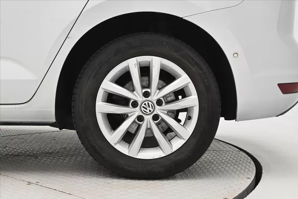 Volkswagen Touran 1,6 TDI 85kW Navi Senzory - foto 30