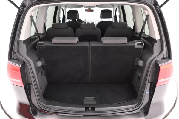 Volkswagen Touran 2,0 TDI 103kW DSG 7 míst Nová - foto 10