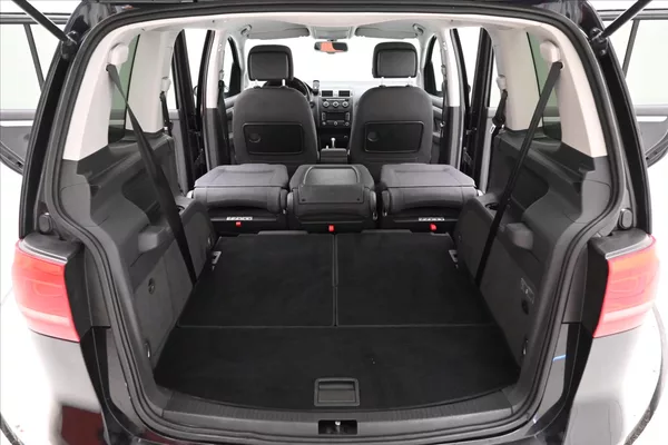 Volkswagen Touran 2,0 TDI 103kW DSG 7 míst Nová - foto 12