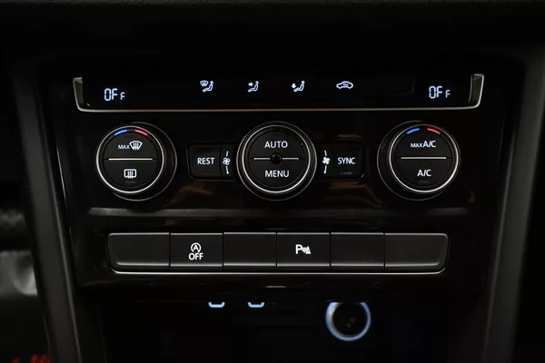 Volkswagen Touran 2,0 TDI 110KW DSG 7míst Záruka - foto 22