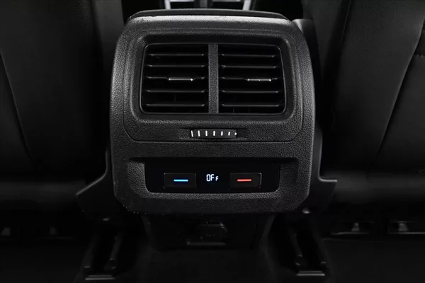Volkswagen Touran 2,0 TDI 110KW DSG 7míst Záruka - foto 23