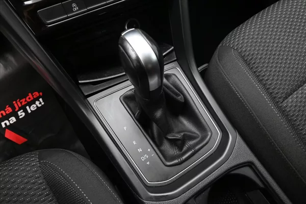 Volkswagen Touran 2,0 TDI 110KW DSG 7míst Záruka - foto 24