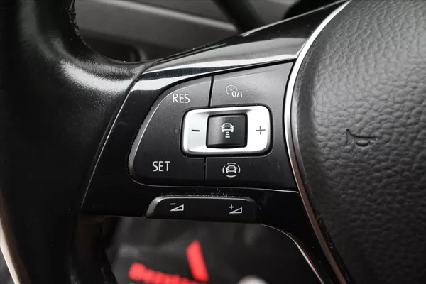 Volkswagen Touran 2,0 TDI 110KW DSG 7míst Záruka - foto 25