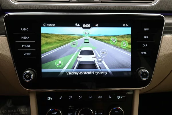 Škoda Superb 2,0 TDI 110 kW DSG Style Záruk - foto 19