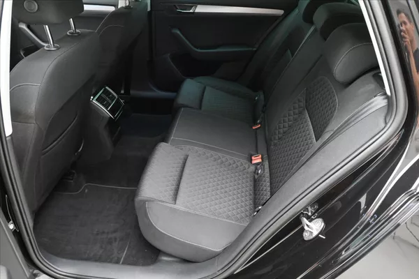 Škoda Superb 2,0 TDI 110kW DSG Clever Záruk - foto 14