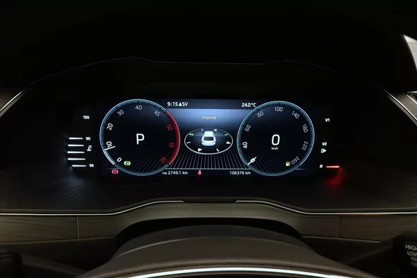 Škoda Superb 2,0 TDI 110kW DSG Clever Záruk - foto 16