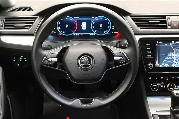 Škoda Superb 2,0 TDI 110kW DSG Clever Záruk - foto 18