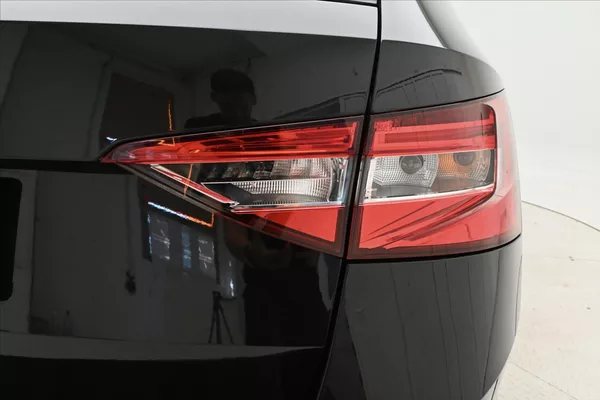 Škoda Superb 2,0 TDI 110kW DSG Clever Záruk - foto 29