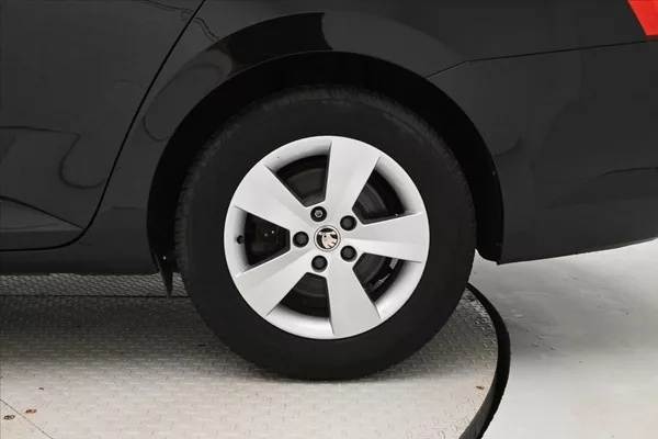 Škoda Superb 2,0 TDI 110kW DSG Clever Záruk - foto 30