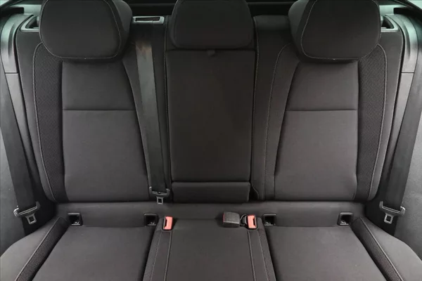 Škoda Karoq 2,0 TDI 85kW DSG Ambition Záru - foto 27