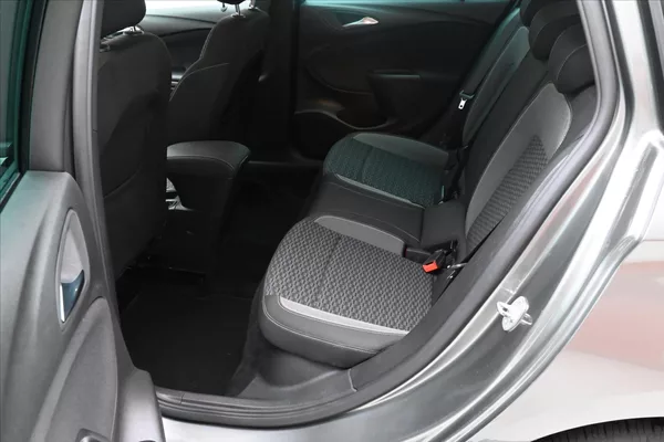 Opel Astra 1,5 CDTi 90 kW Park. Kamera Zá - foto 14