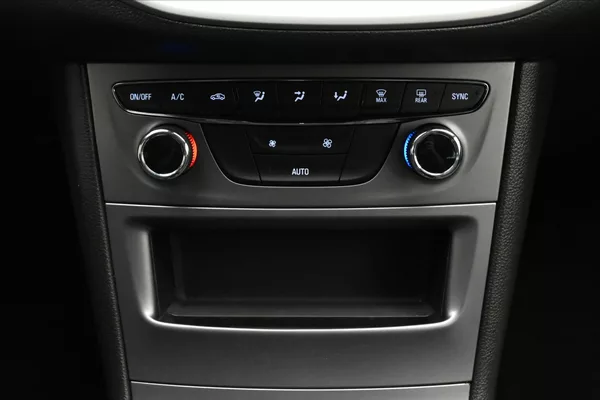 Opel Astra 1,5 CDTi 90 kW Park. Kamera Zá - foto 21