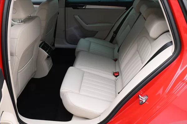 Škoda Superb 2,0 TDI 147 kW L&K DSG Záruka - foto 14