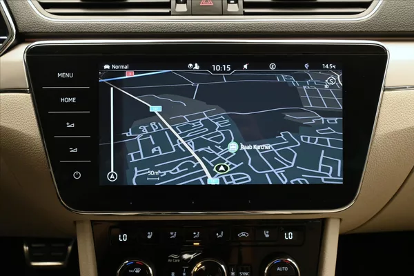 Škoda Superb 2,0 TDI 147 kW L&K DSG Záruka - foto 20
