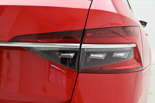 Škoda Superb 2,0 TDI 147 kW L&K DSG Záruka - foto 31