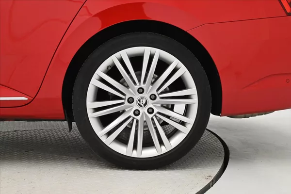 Škoda Superb 2,0 TDI 147 kW L&K DSG Záruka - foto 32