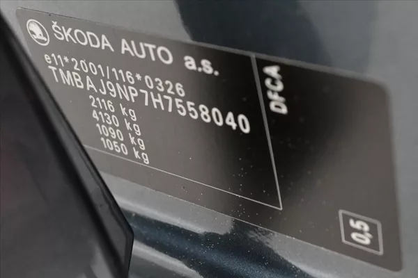 Škoda Superb 2,0 TDI 140 kW DSG L&K Záruka - foto 12