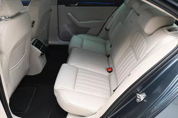 Škoda Superb 2,0 TDI 140 kW DSG L&K Záruka - foto 14