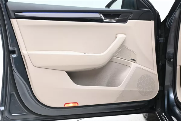 Škoda Superb 2,0 TDI 140 kW DSG L&K Záruka - foto 25