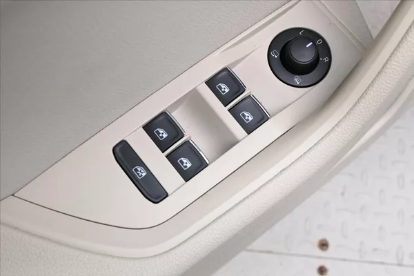 Škoda Superb 2,0 TDI 140 kW DSG L&K Záruka - foto 26